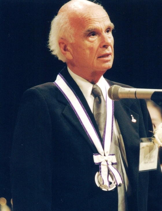 2001-ervin-laszlo